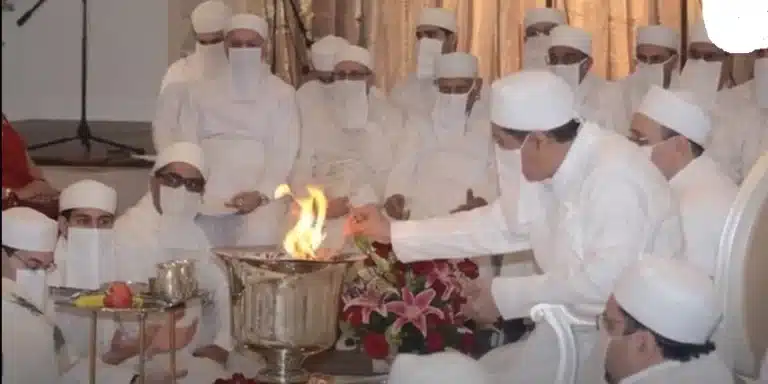 क्या सच में पारसी समुदाय बिलुप्त होने बाला है। पारसियों की जनसख्याँ कम क्यों हो रही है।